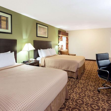 Super 8 By Wyndham Decatur/Dntn/Atlanta Area Hotel Екстериор снимка