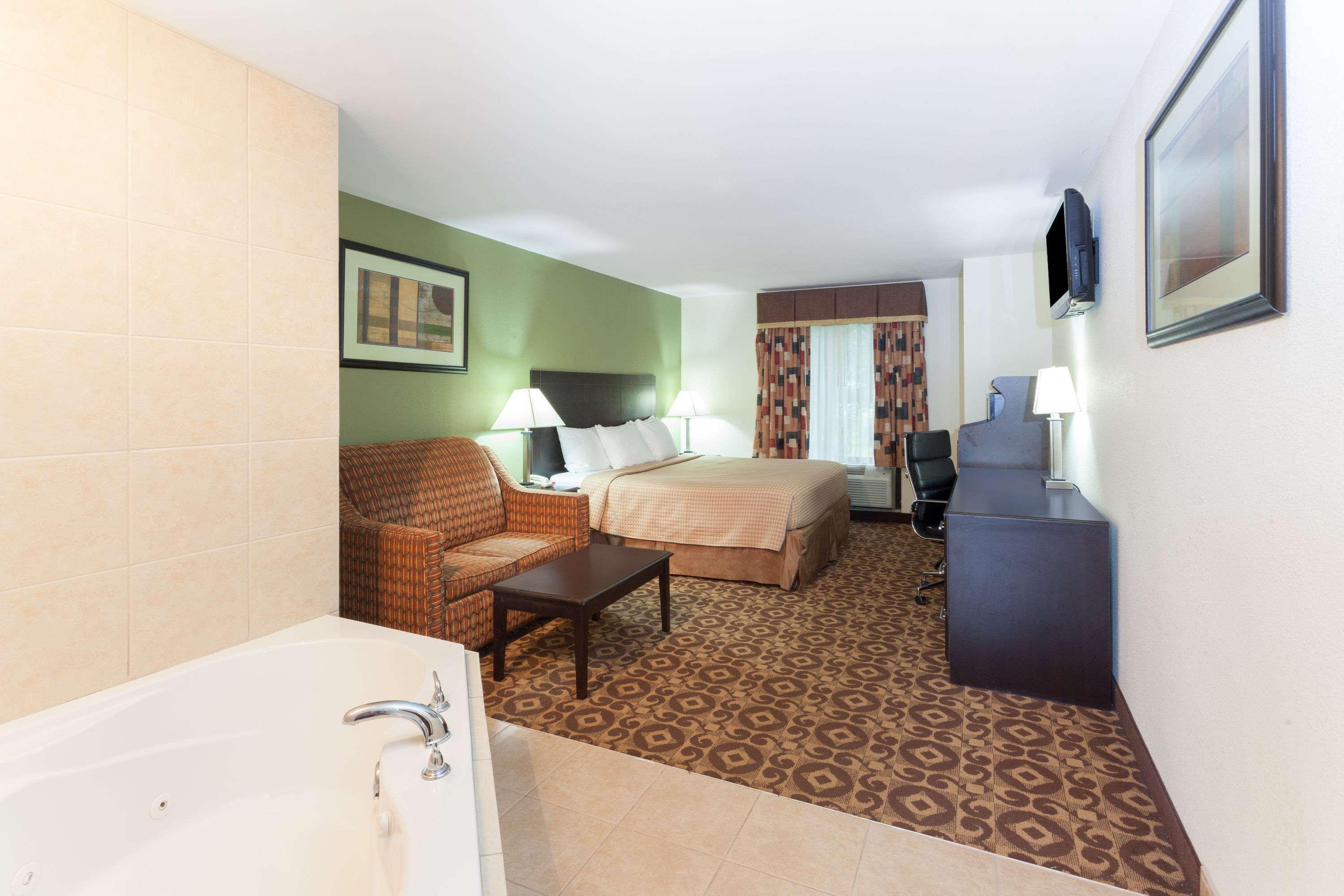 Super 8 By Wyndham Decatur/Dntn/Atlanta Area Hotel Екстериор снимка